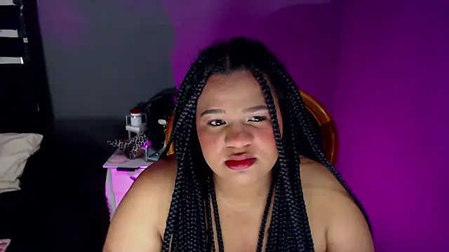 IsaSalvatore online show from December 22, 2025, 2:30 am