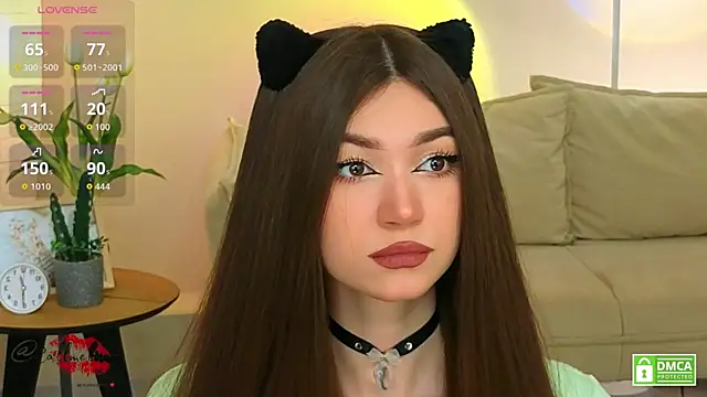 oliviaah  online show from April 12, 2026, 3:17 pm