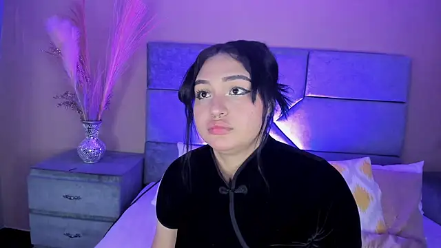 NaomySakura online show from April 25, 2026, 8:28 pm