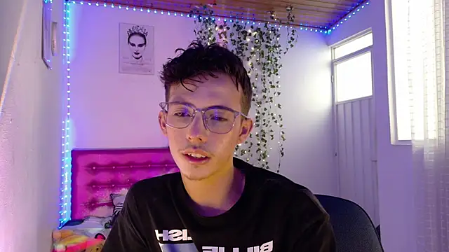 Dani Dancer online show from April 30, 2026, 8:37 pm