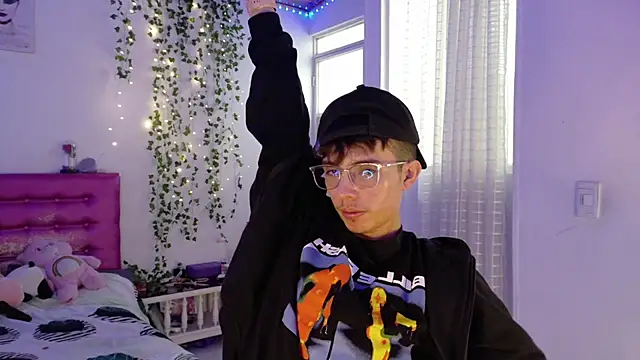Dani Dancer online show from May 1, 2026, 6:56 pm