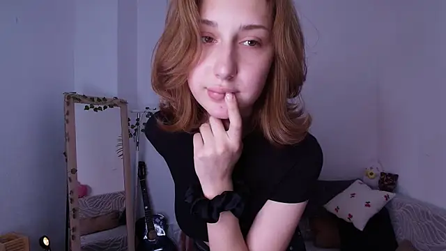 Snapshot of TariLechliter chatting on July 19, 2026, 12:20 pm TariLechliter online show from July 19, 2026, 12:20 pm