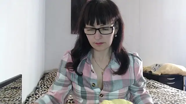 Snapshot of Eila_Morigan chatting on April 22, 2026, 5:54 am Eila Morigan online show from April 22, 2026, 5:54 am