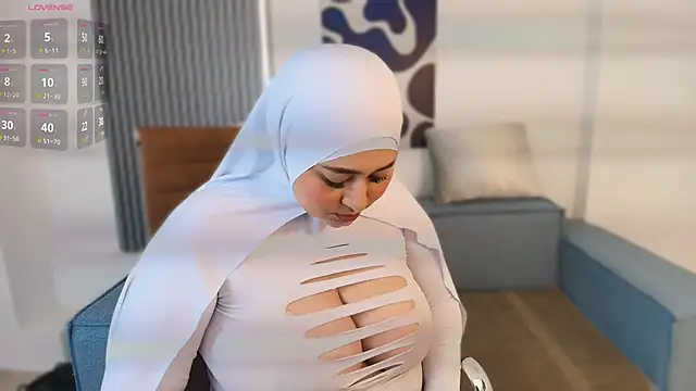 Snapshot of Zalma_eva chatting on December 18, 2025, 11:05 am Zalma eva online show from December 18, 2025, 11:05 am