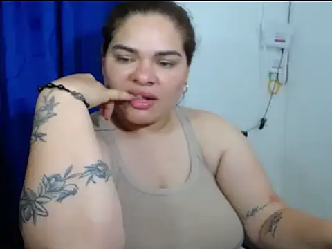 Snapshot of NinaFuentes2X chatting on June 11, 2026, 3:26 am NinaFuentes2X online show from June 11, 2026, 3:26 am