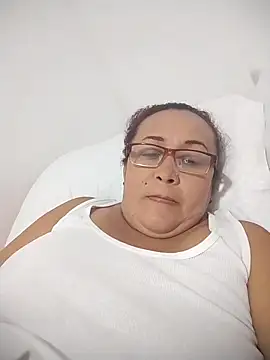 Nini Love  online show from March 2, 2026, 4:25 pm