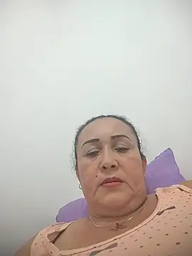 Nini Love  online show from June 17, 2026, 4:48 am