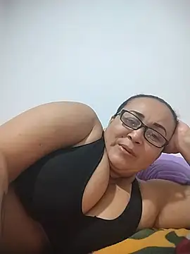 Nini Love  online show from June 25, 2026, 3:39 am