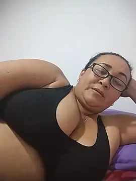 Nini Love  online show from June 25, 2026, 6:51 am