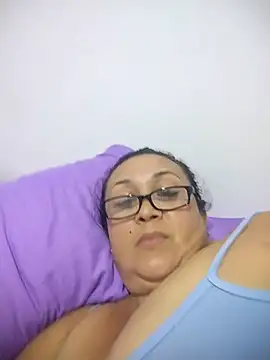 Nini Love  online show from July 19, 2026, 3:32 am