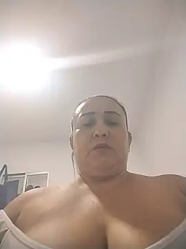 Nini Love  online show from July 24, 2026, 2:20 am