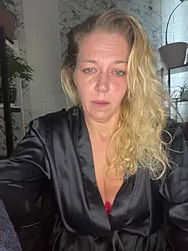 JenniferCarmen online show from July 28, 2026, 2:29 am
