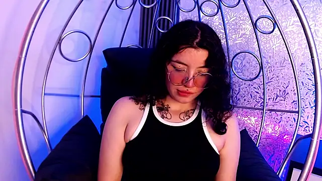 Snapshot of Lilibeth_01 chatting on December 17, 2025, 3:01 am Lilibeth 01 online show from December 17, 2025, 3:01 am