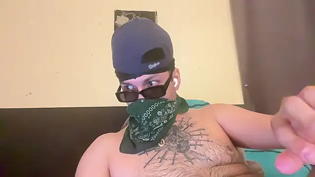 Snapshot of angelblanco chatting on April 9, 2026, 6:19 am angelblanco online show from April 9, 2026, 6:19 am