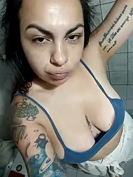 Snapshot of AmaTiffany chatting on December 14, 2025, 11:31 pm AmaTiffany online show from December 14, 2025, 11:31 pm