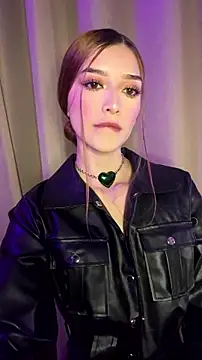HoneyWeebsss online show from July 18, 2026, 2:49 am