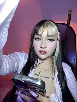 Daniela ruizz online show from June 16, 2026, 4:04 am