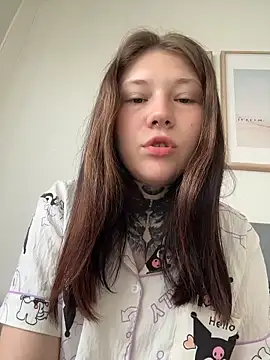 FionaMurr online show from January 7, 2026, 2:03 am