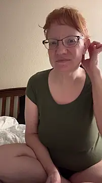 Snapshot of Lenaravenswood chatting on December 15, 2025, 7:34 am Lenaravenswood online show from December 15, 2025, 7:34 am