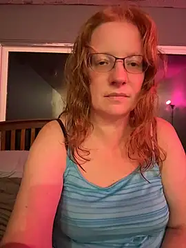 Snapshot of Lenaravenswood chatting on August 3, 2026, 5:17 am Lenaravenswood online show from August 3, 2026, 5:17 am