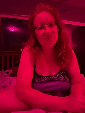 Snapshot of Lenaravenswood chatting on August 5, 2026, 5:21 am Lenaravenswood online show from August 5, 2026, 5:21 am