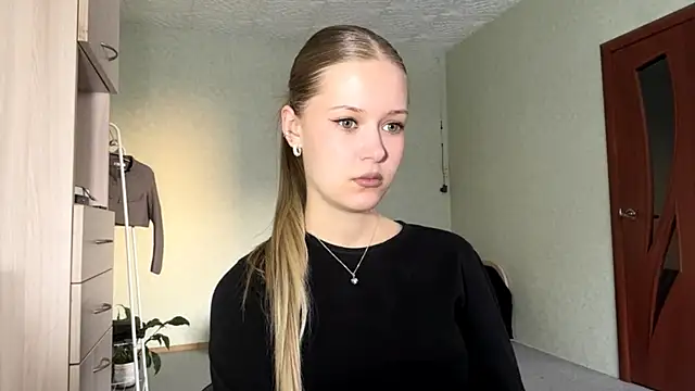 ZaidaSchwarten online show from January 15, 2026, 1:26 pm