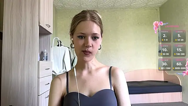 Snapshot of ZaidaSchwarten chatting on July 13, 2026, 7:33 am ZaidaSchwarten online show from July 13, 2026, 7:33 am