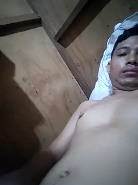 Snapshot of jevtobias chatting on December 16, 2025, 10:15 pm jevtobias online show from December 16, 2025, 10:15 pm