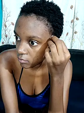 Snapshot of PetiteDoll_06 chatting on February 19, 2026, 5:09 pm PetiteDoll 06 online show from February 19, 2026, 5:09 pm