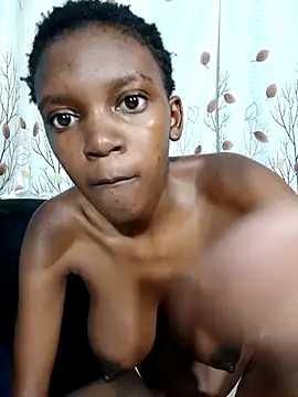 Snapshot of PetiteDoll_06 chatting on February 20, 2026, 5:46 pm PetiteDoll 06 online show from February 20, 2026, 5:46 pm