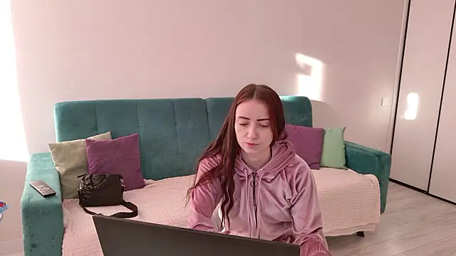 Sandra Prafer online show from March 7, 2026, 4:53 am