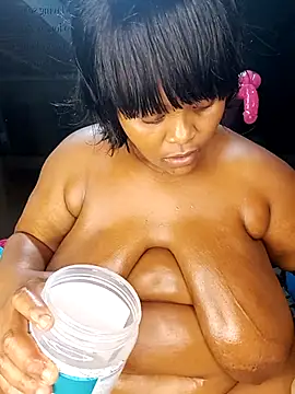 ChoklitBerryXX online show from March 11, 2026, 9:21 pm