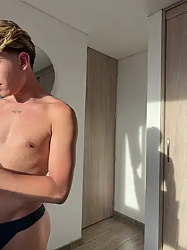 charming twink online show from January 8, 2026, 9:50 pm