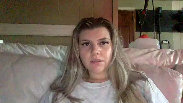 Snapshot of goddesscandy22 chatting on December 16, 2025, 5:40 pm goddesscandy22 online show from December 16, 2025, 5:40 pm