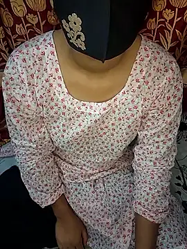 mira queen1 online show from December 20, 2025, 4:14 pm