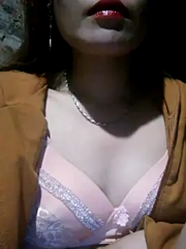 yana-zz online show from April 26, 2026, 3:32 pm