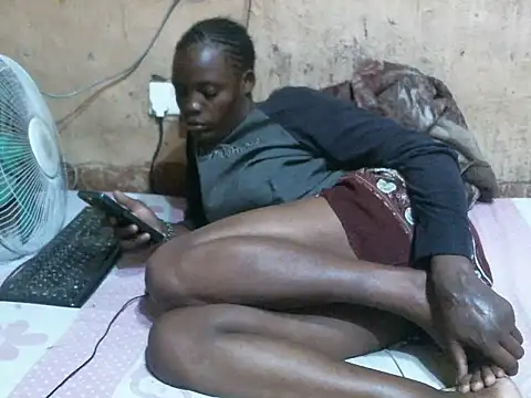 Snapshot of SEXY-NAIMA chatting on June 17, 2026, 7:15 pm SEXY-NAIMA online show from June 17, 2026, 7:15 pm