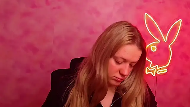 Snapshot of Samantha_Gloww chatting on December 15, 2025, 7:12 am Samantha Gloww online show from December 15, 2025, 7:12 am