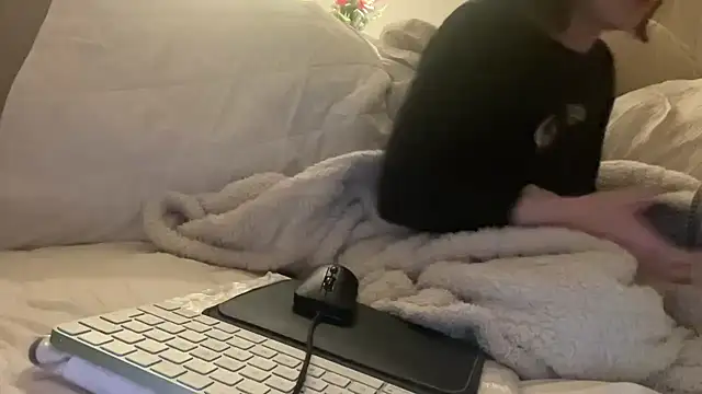 Snapshot of ijustturned18today chatting on January 16, 2026, 7:12 am ijustturned18today online show from January 16, 2026, 7:12 am