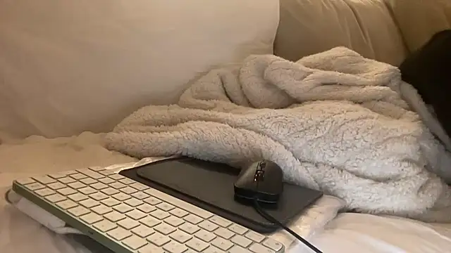 Snapshot of ijustturned18today chatting on January 16, 2026, 8:57 pm ijustturned18today online show from January 16, 2026, 8:57 pm