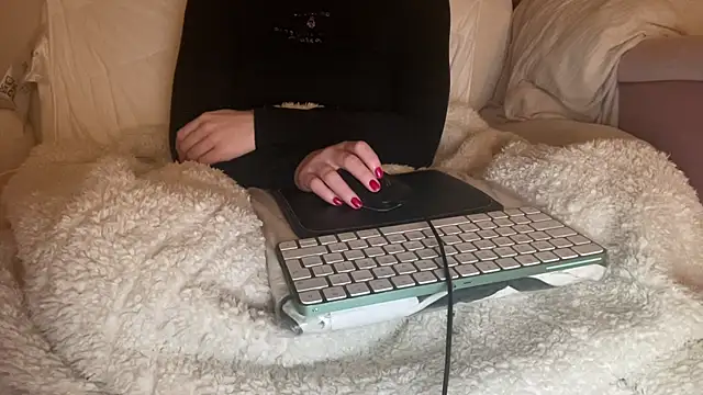 Snapshot of ijustturned18today chatting on January 19, 2026, 6:17 am ijustturned18today online show from January 19, 2026, 6:17 am