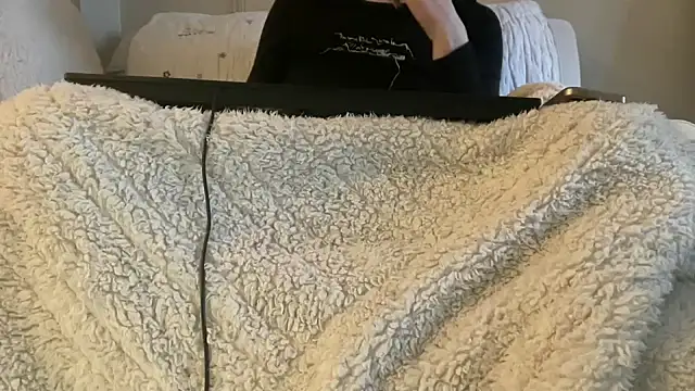 Snapshot of ijustturned18today chatting on February 2, 2026, 3:44 pm ijustturned18today online show from February 2, 2026, 3:44 pm