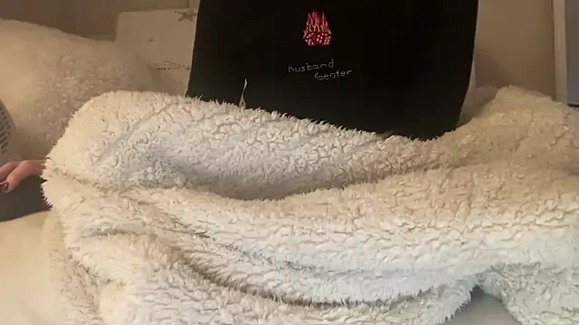 Snapshot of ijustturned18today chatting on February 4, 2026, 7:47 am ijustturned18today online show from February 4, 2026, 7:47 am