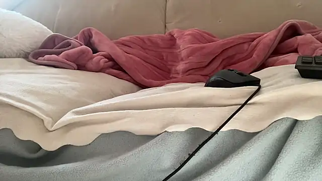 Snapshot of ijustturned18today chatting on February 17, 2026, 7:49 am ijustturned18today online show from February 17, 2026, 7:49 am