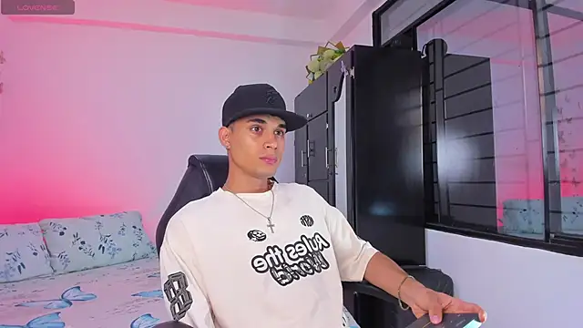 Snapshot of Michael_Jordan_zz chatting on January 8, 2026, 7:49 pm Michael Jordan zz online show from January 8, 2026, 7:49 pm