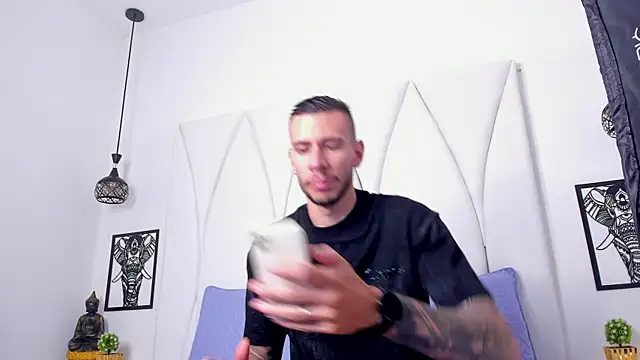 J king   online show from April 26, 2026, 1:20 pm
