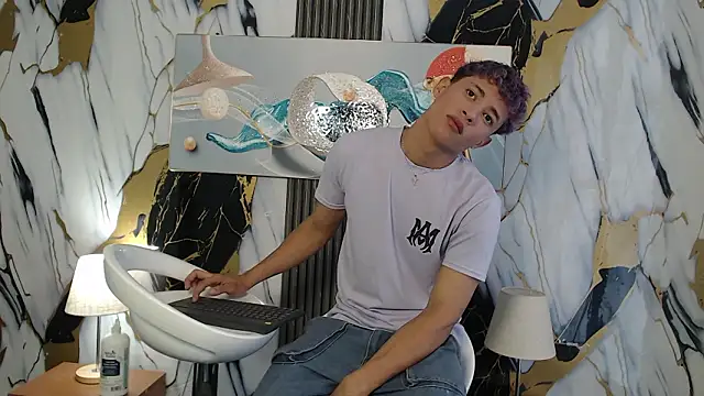 YOUNG GUYS1 online show from February 15, 2026, 1:52 pm