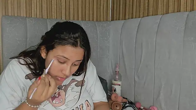 Snapshot of TiifanyGrey chatting on January 15, 2026, 2:49 am TiifanyGrey online show from January 15, 2026, 2:49 am