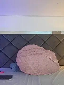 LunaaCurly online show from March 9, 2026, 7:29 pm