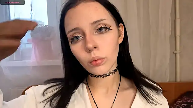 Snapshot of Eva_blo0m chatting on December 15, 2025, 9:02 am Eva blo0m online show from December 15, 2025, 9:02 am